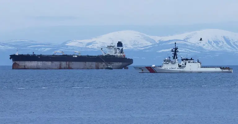 হরমুজ প্রণালিতে তেলবাহী ট্যাংকার